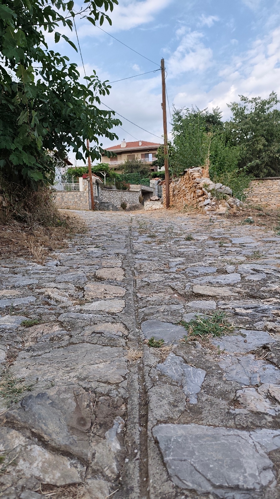 Όταν τα σοκάκια του Βογατσικού μιλούν με εικόνες