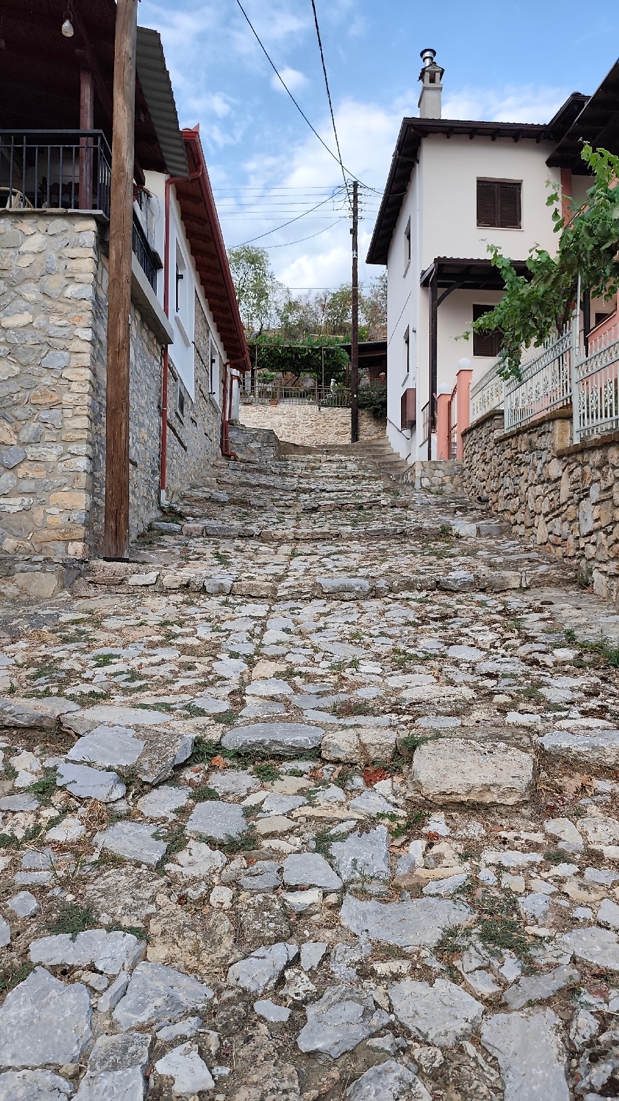 Όταν τα σοκάκια του Βογατσικού μιλούν με εικόνες