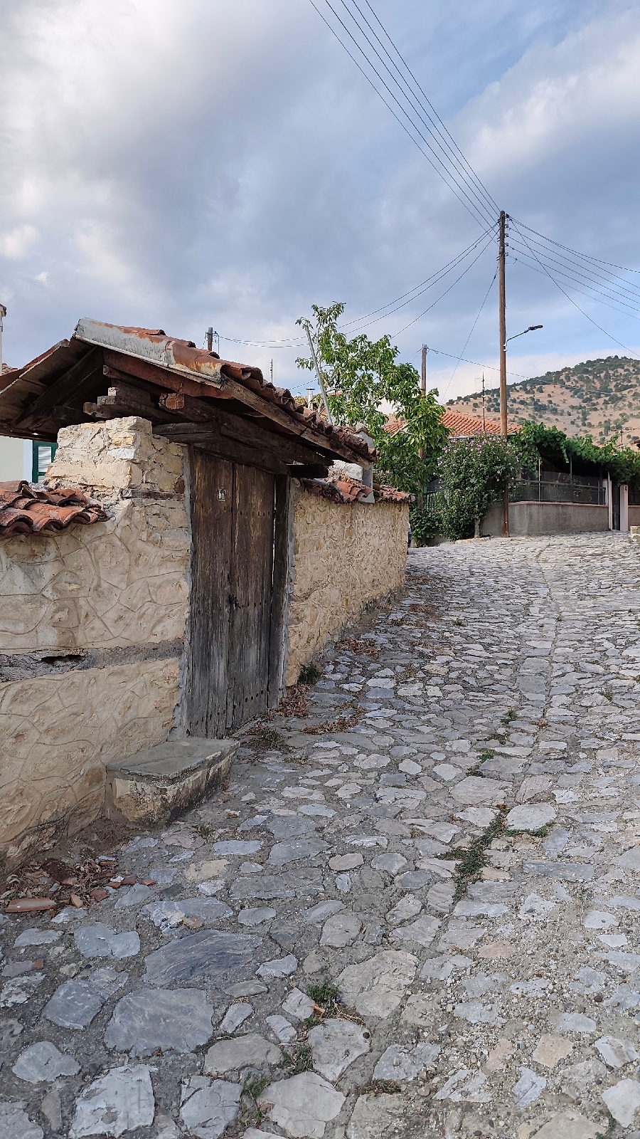 Όταν τα σοκάκια του Βογατσικού μιλούν με εικόνες