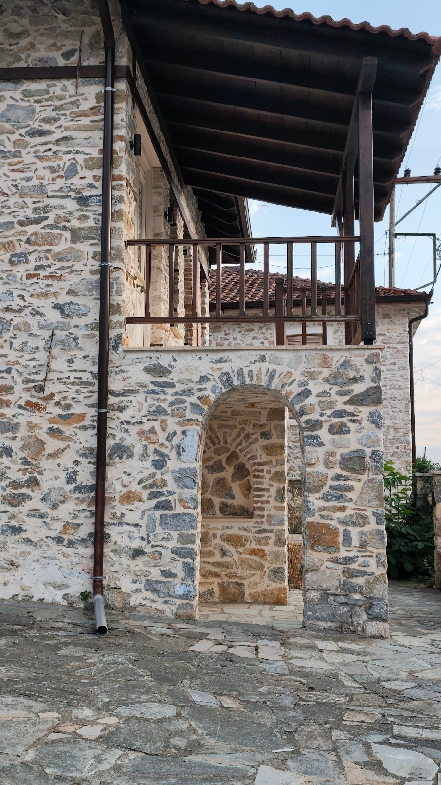 Όταν τα σοκάκια του Βογατσικού μιλούν με εικόνες
