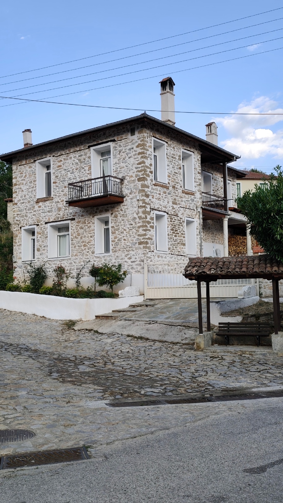 Όταν τα σοκάκια του Βογατσικού μιλούν με εικόνες