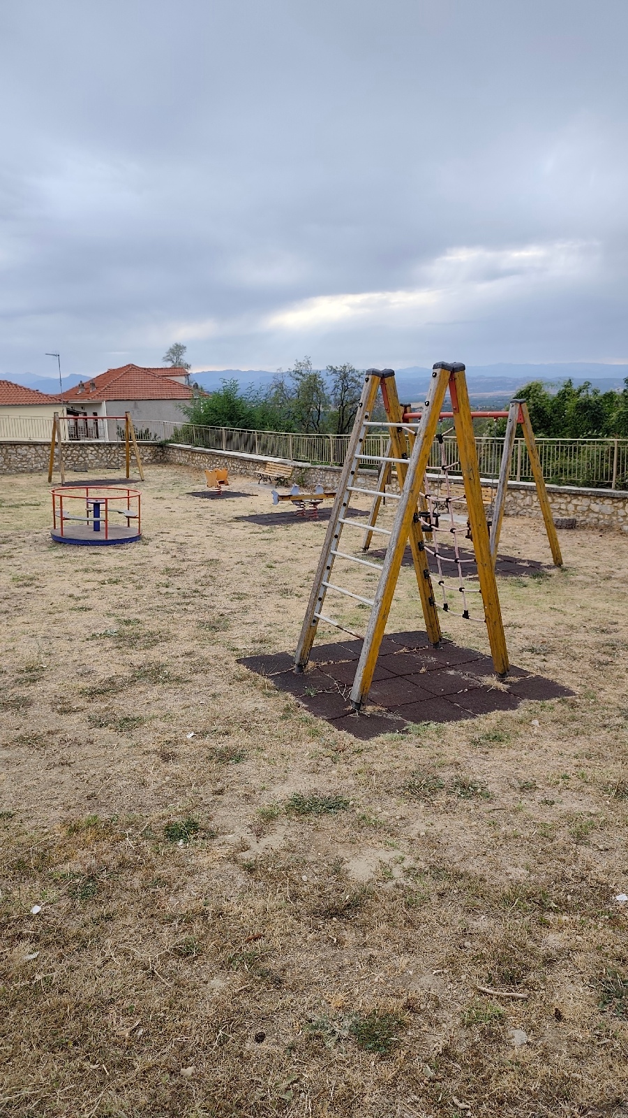 Όταν τα σοκάκια του Βογατσικού μιλούν με εικόνες